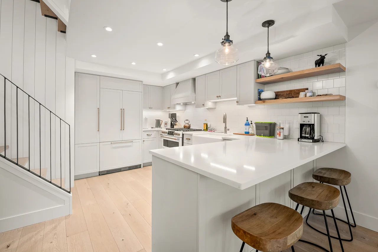 Luxe 5-BED Scandinave Retreat 11