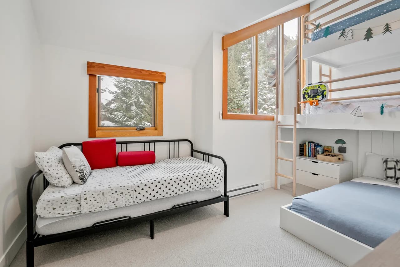 Luxe 5-BED Scandinave Retreat 6
