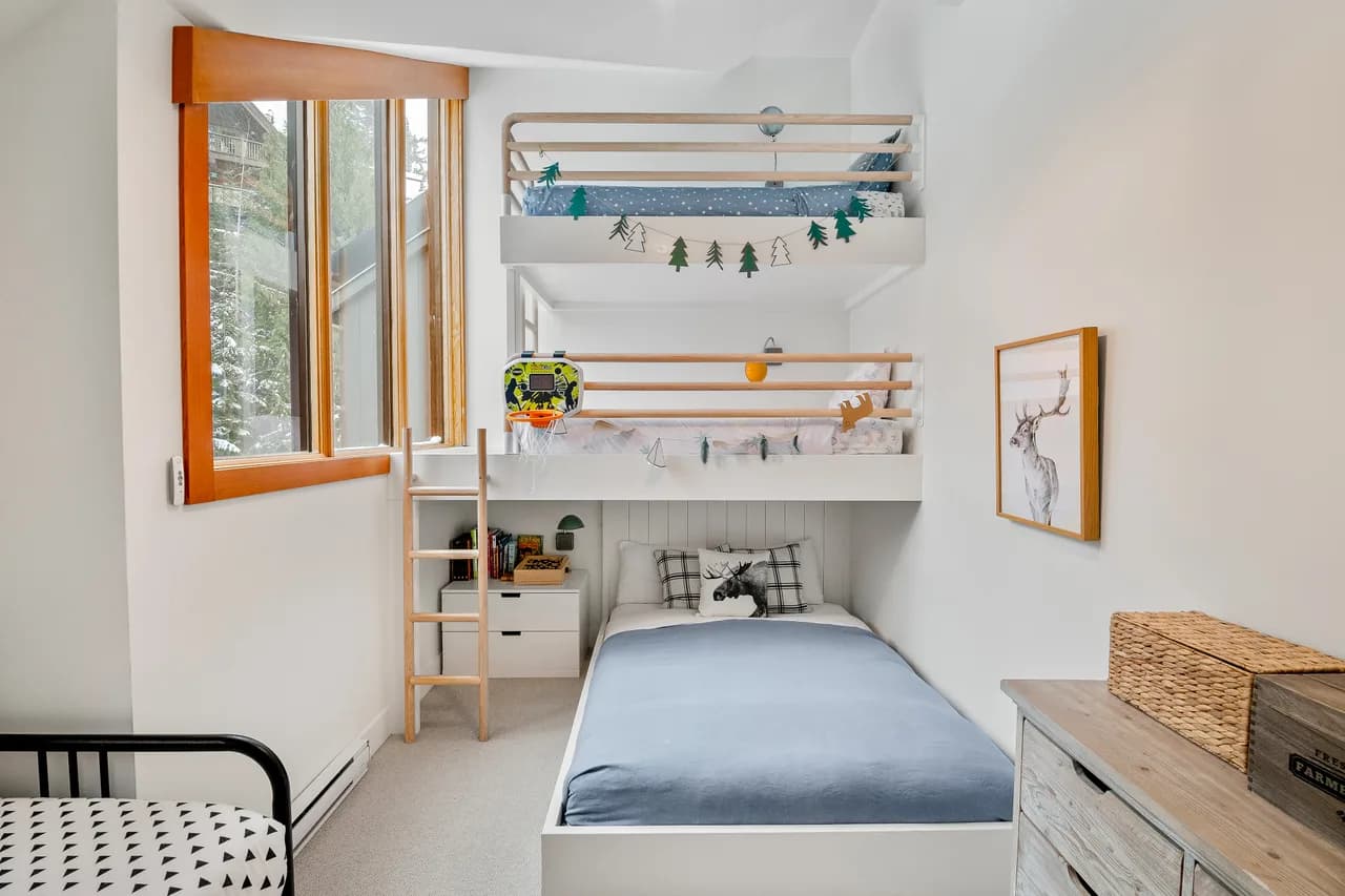 Luxe 5-BED Scandinave Retreat 8