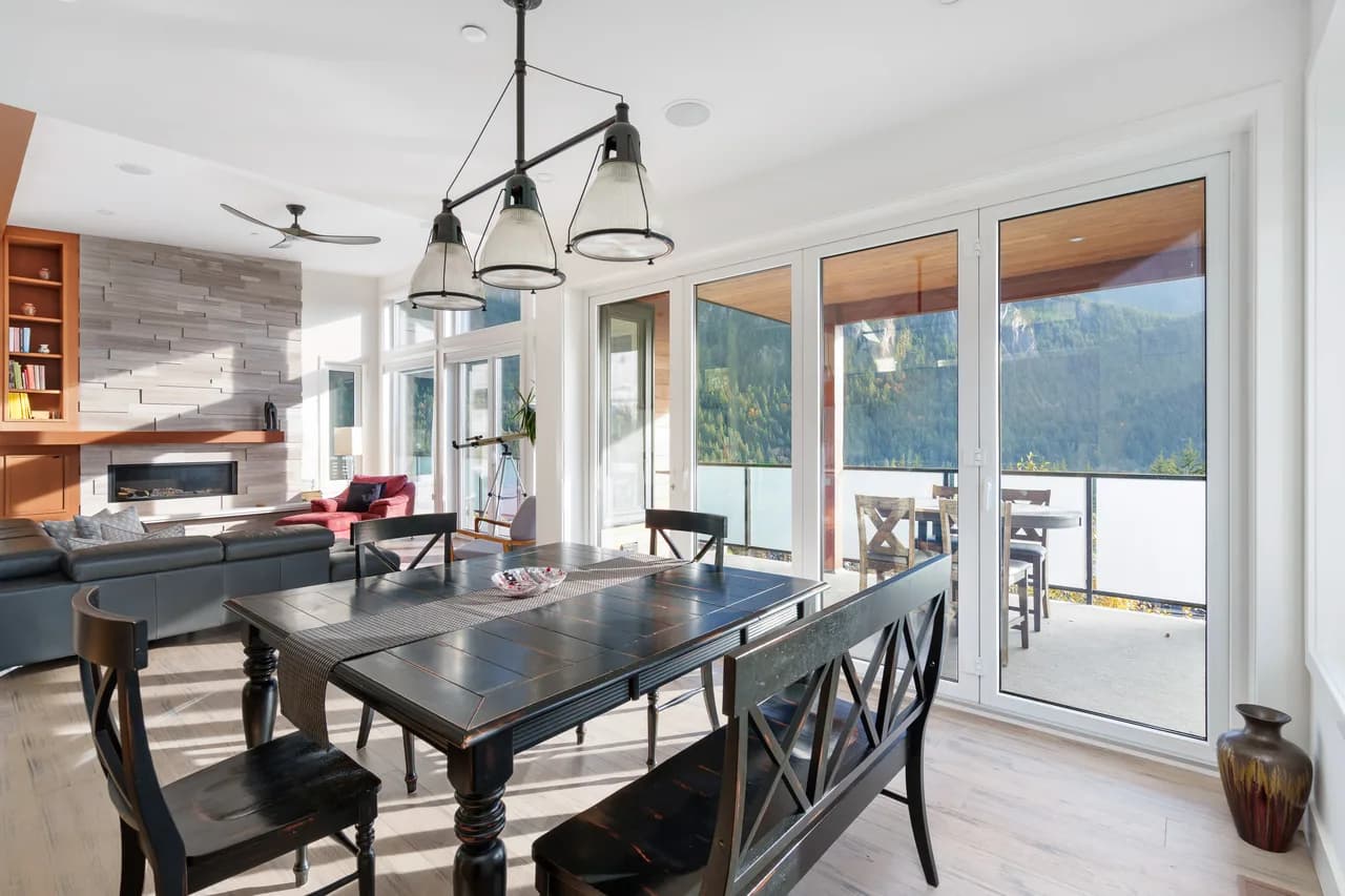 Squamish Retreat With The Best View! - AceHost 19