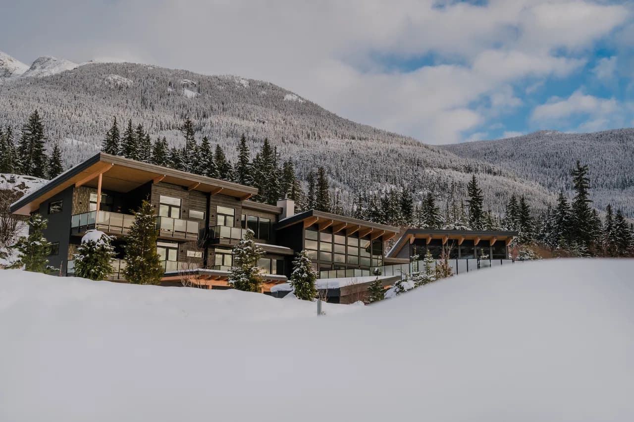 Wedge Mountain Lodge & Spa - AceHost 14