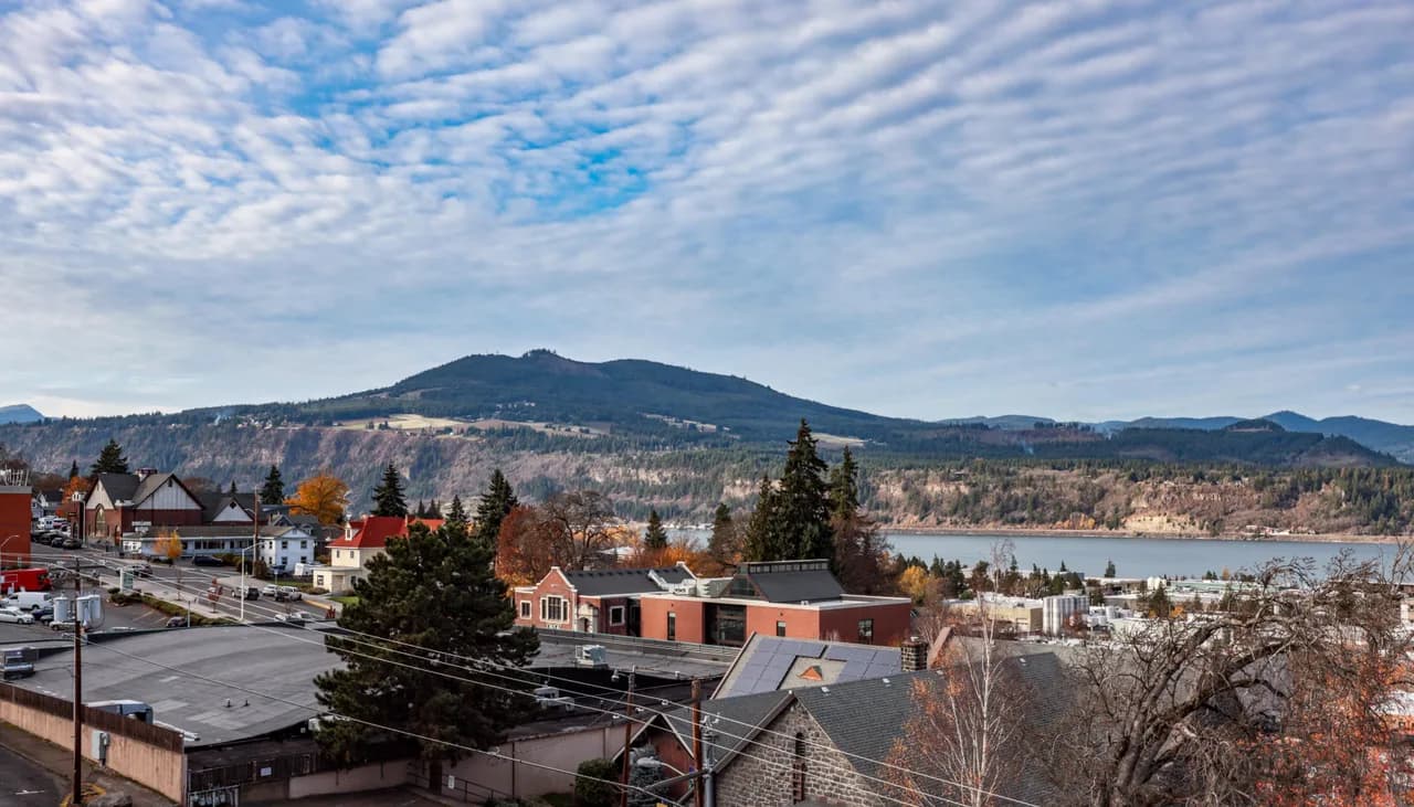 Hood River Luxury Home 3