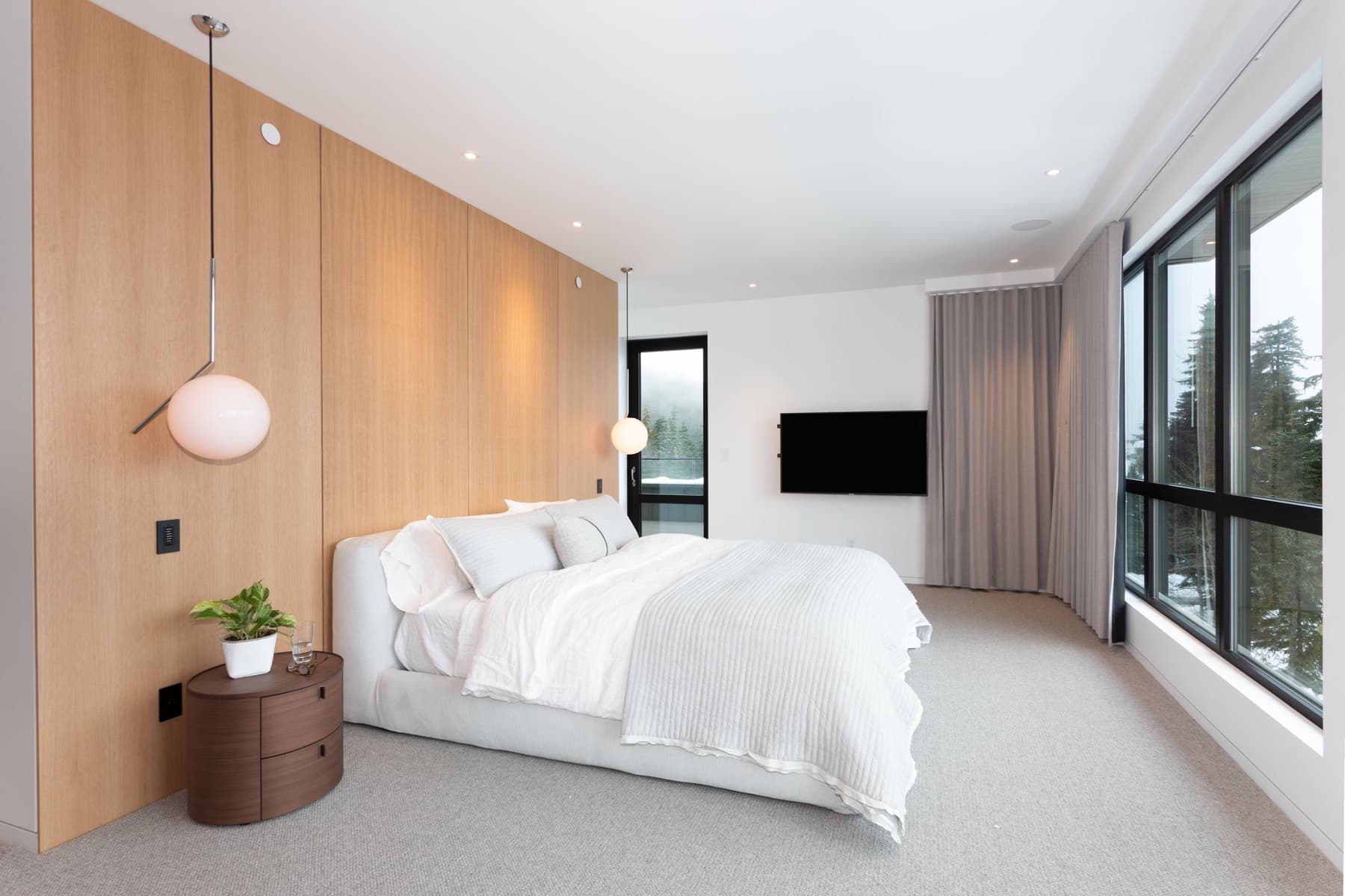 Cedarhof Kadenwood interior 19