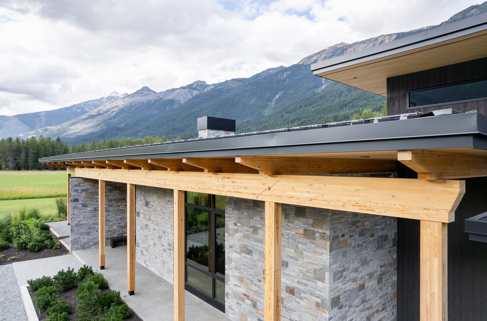 Pemberton Escape luxury estate with mountain views