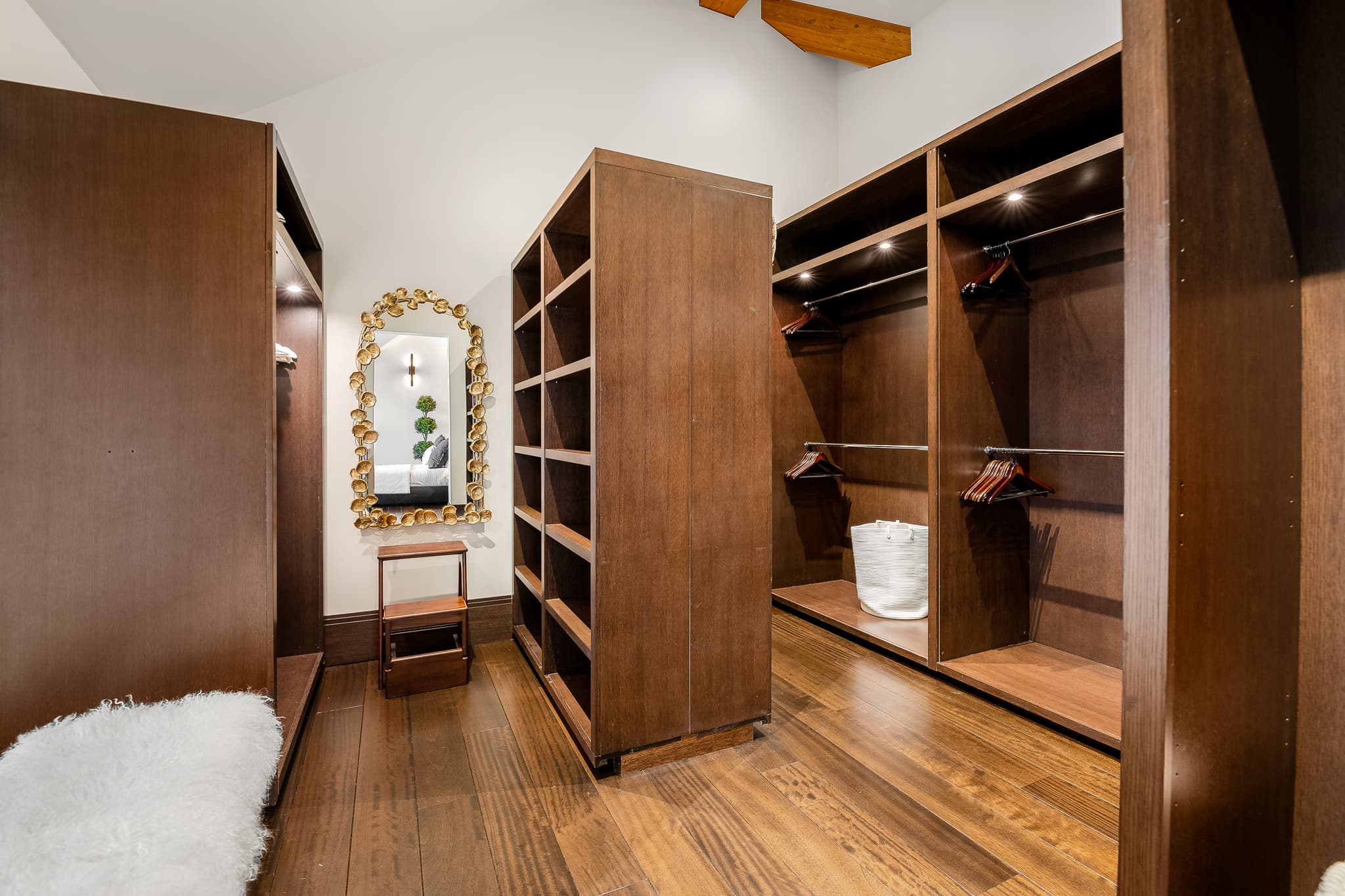 Altitude Retreat interior 28