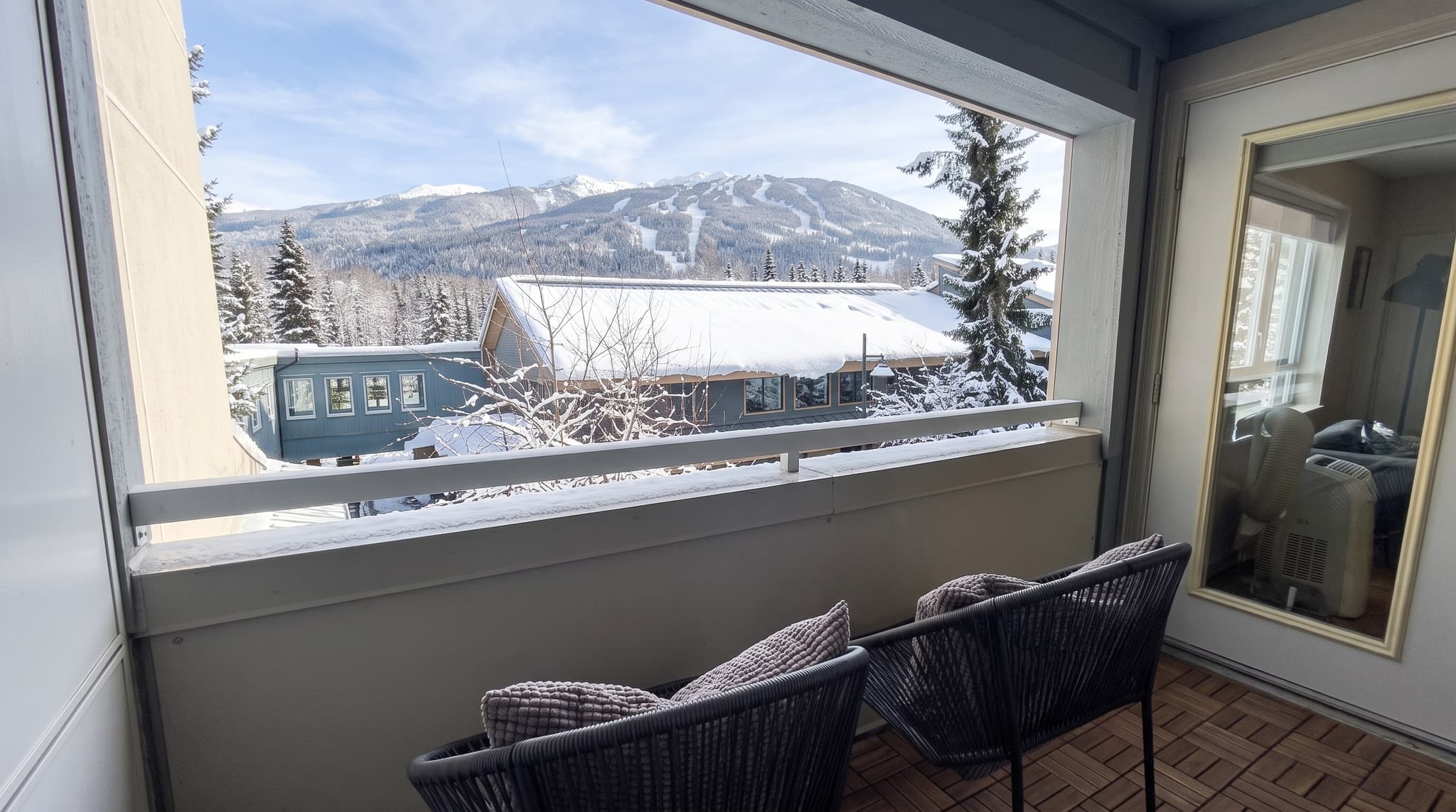 Eagle Lodge | Main Village Condo | Walk to Lifts | Free Parking photo 2