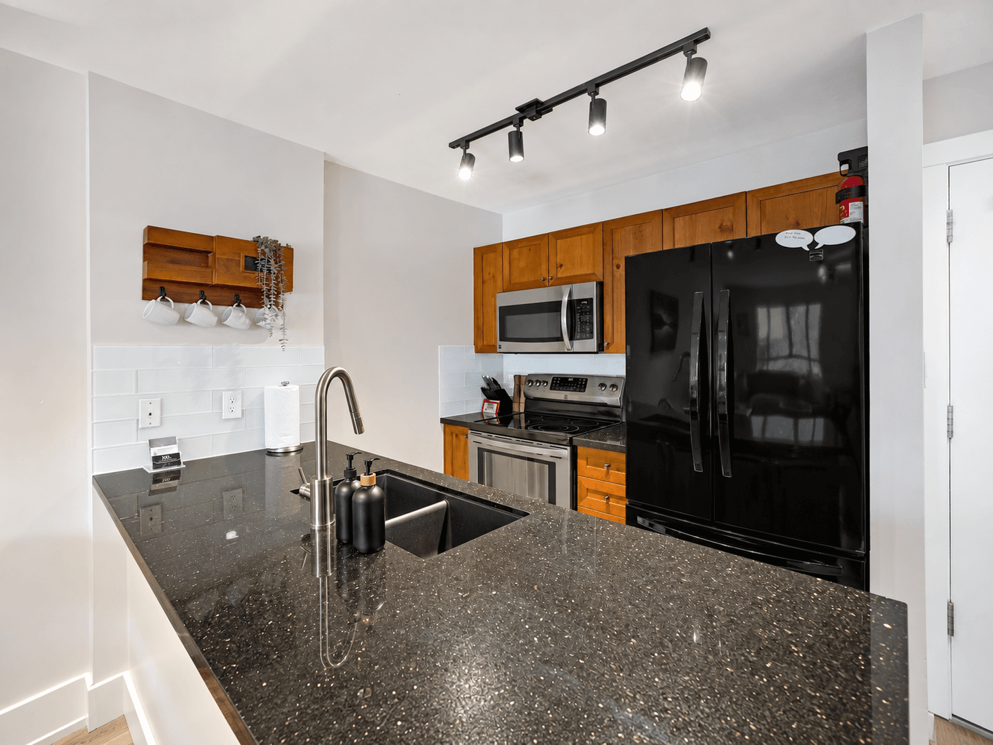 Eagle Lodge | Main Village Condo | Walk to Lifts | Free Parking photo 4
