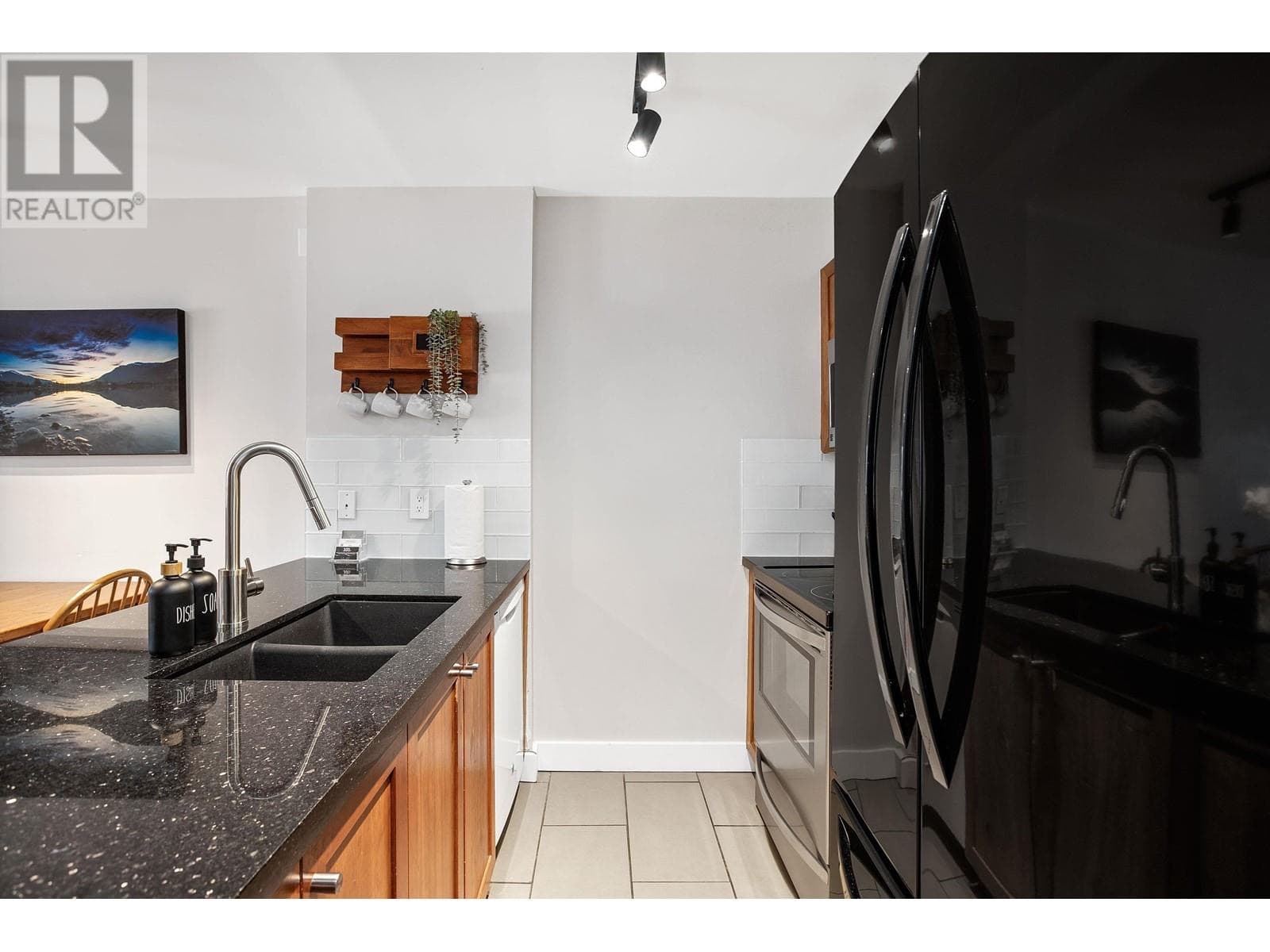 Eagle Lodge Whistler Village condo 5