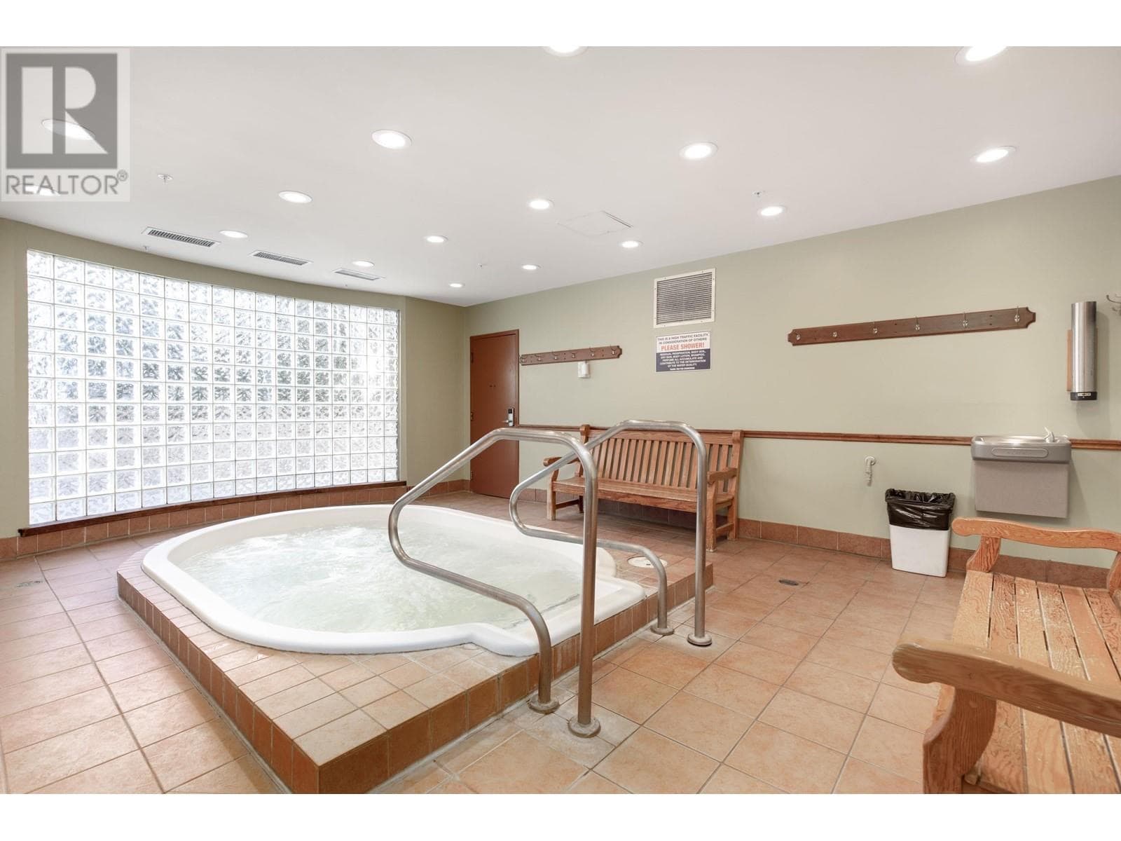 Eagle Lodge Whistler Village condo 15