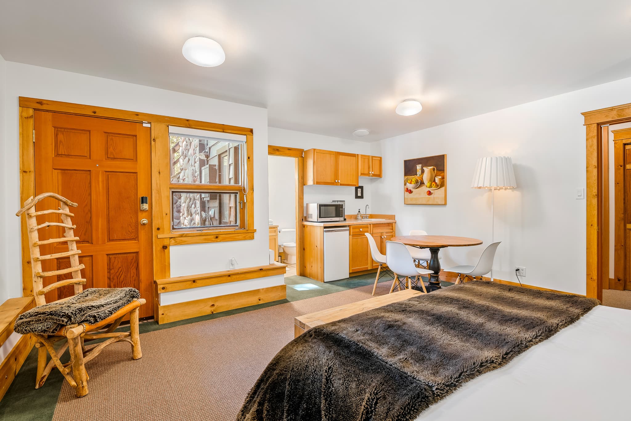 Falcon Blueberry Drive interior 12