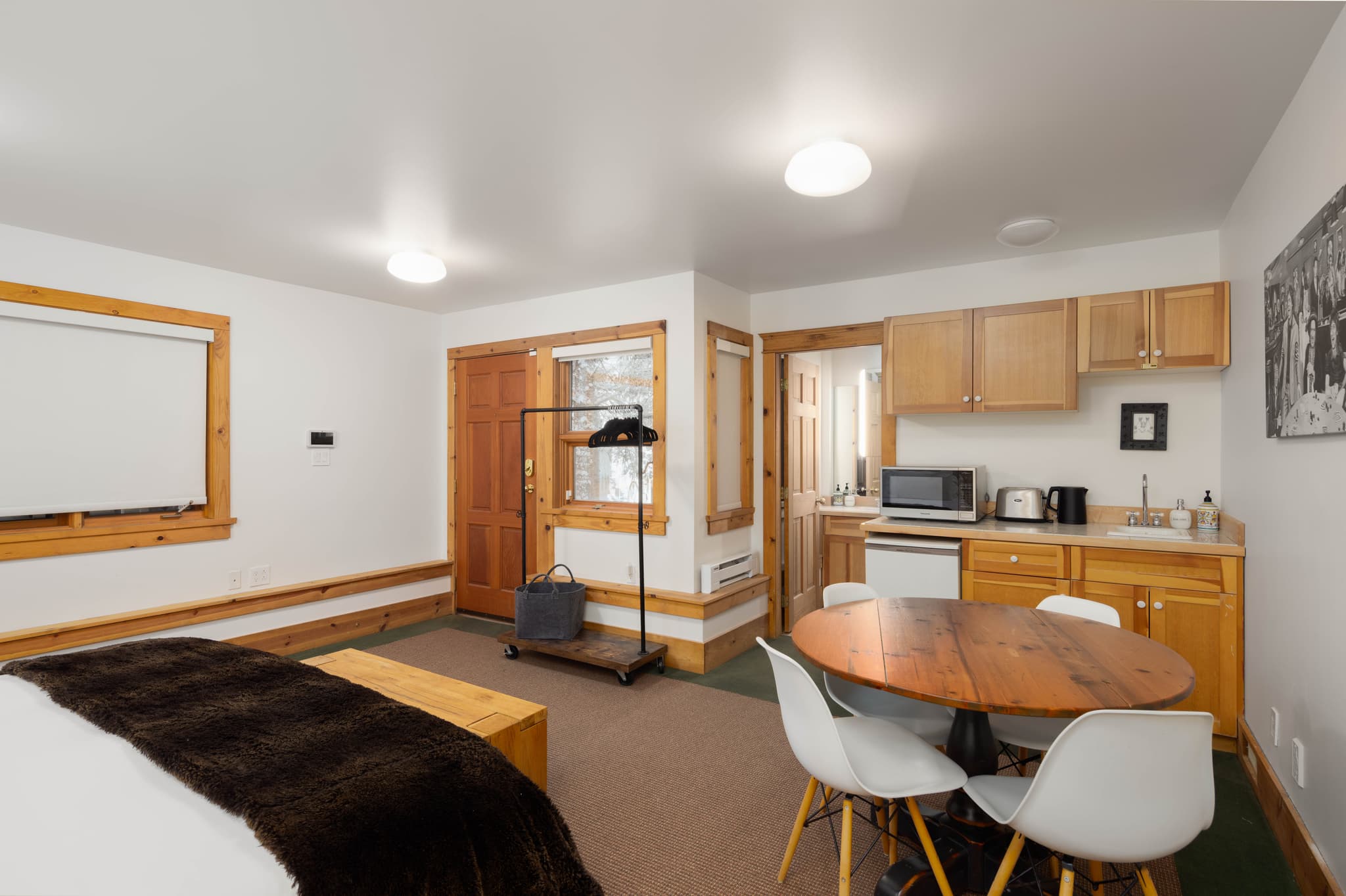 Falcon Blueberry Drive interior 20
