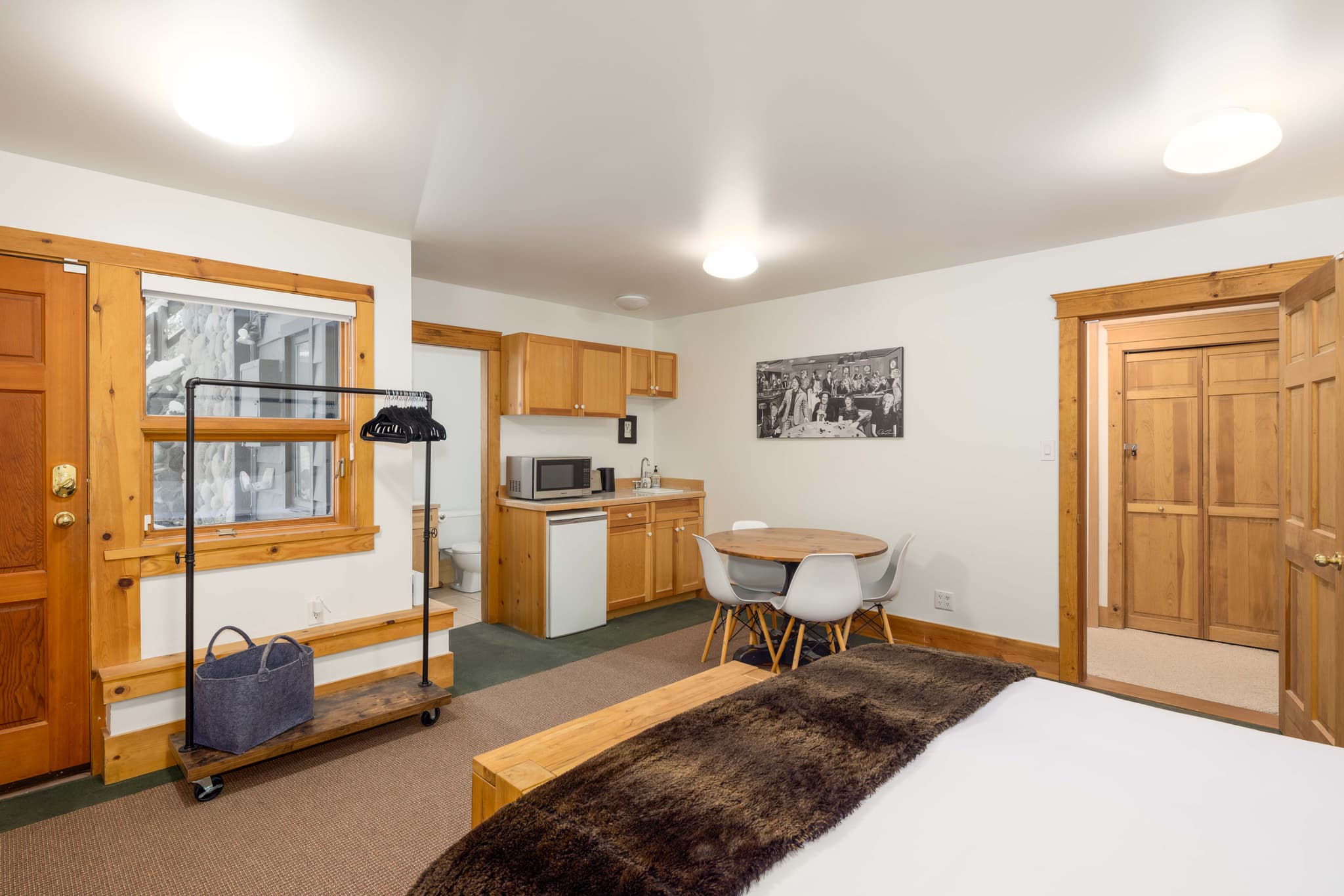 Falcon Blueberry Drive interior 21