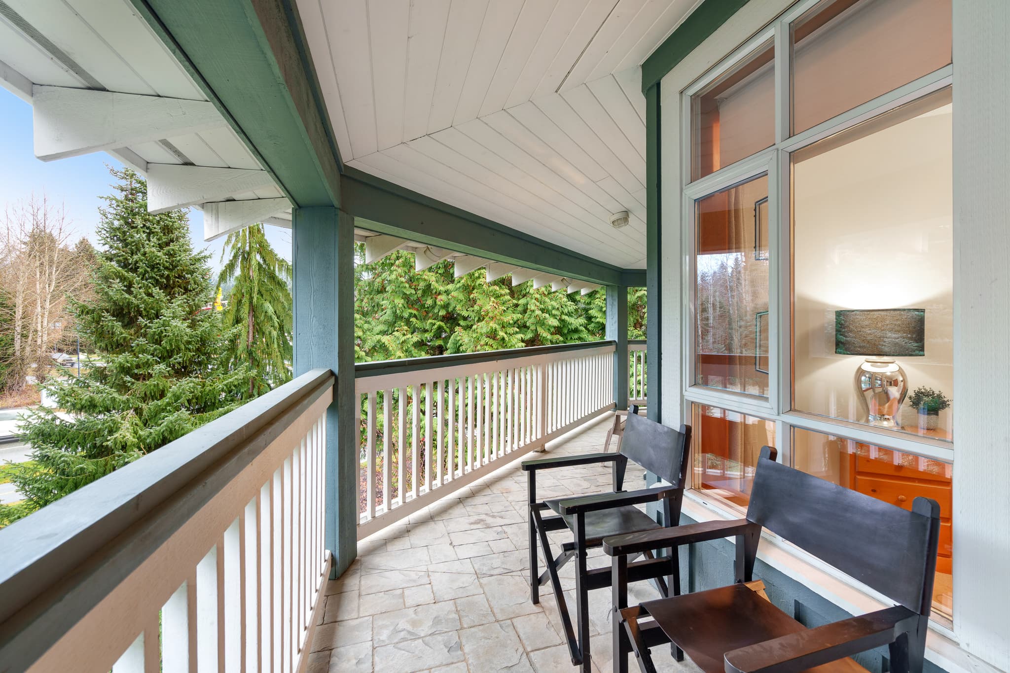 Rare 3-bedroom Whistler Village interior 27