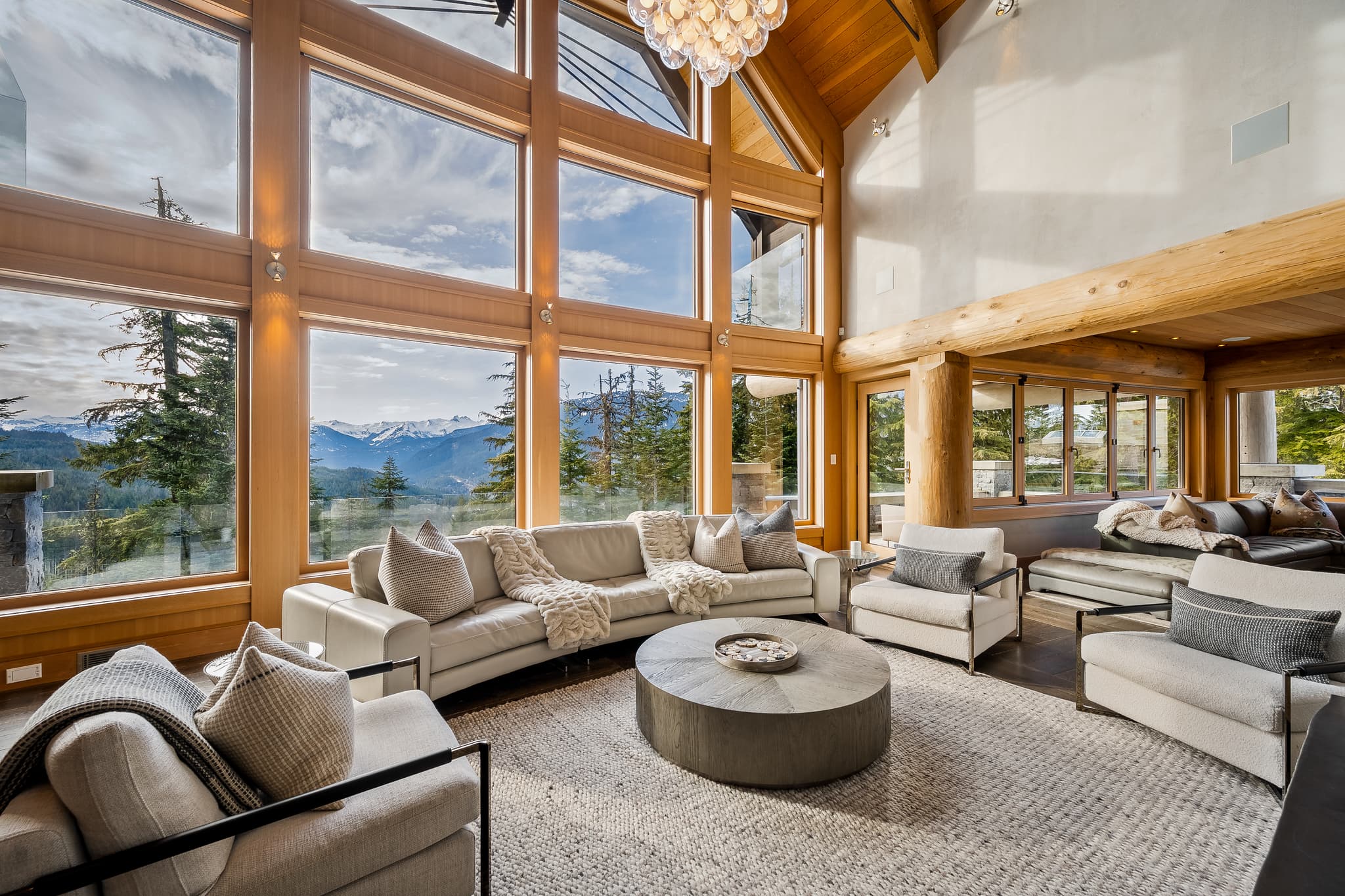 Panoramic Estate interior 5