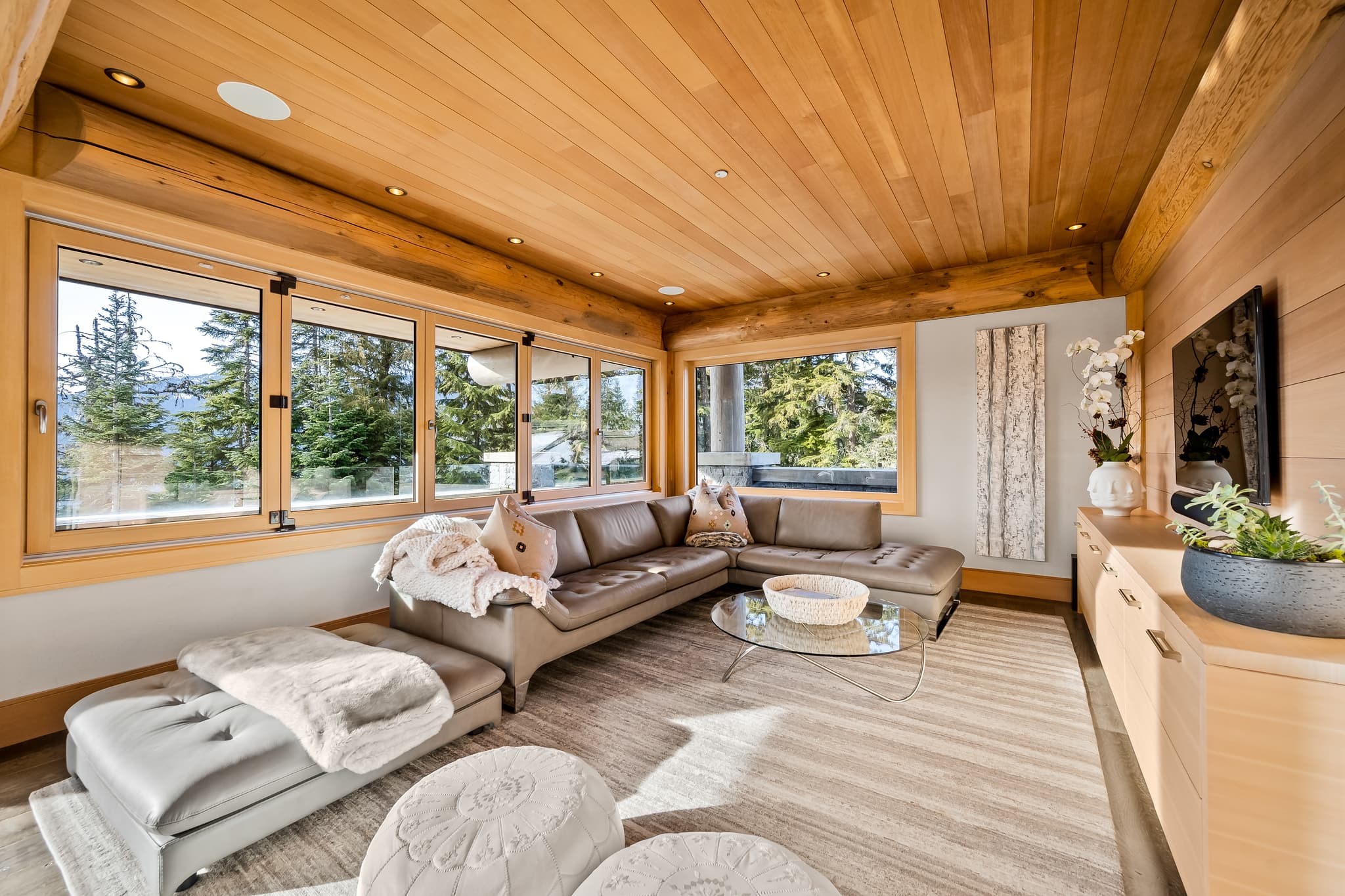 Panoramic Estate interior 7