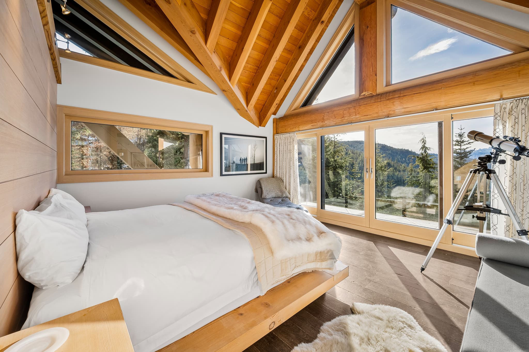 Panoramic Estate Bedroom