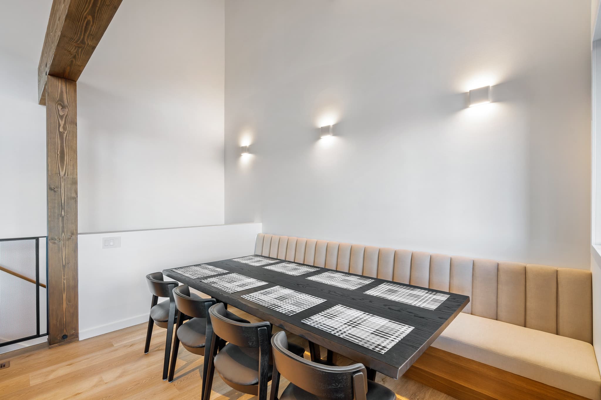 Raven's Nest interior 10