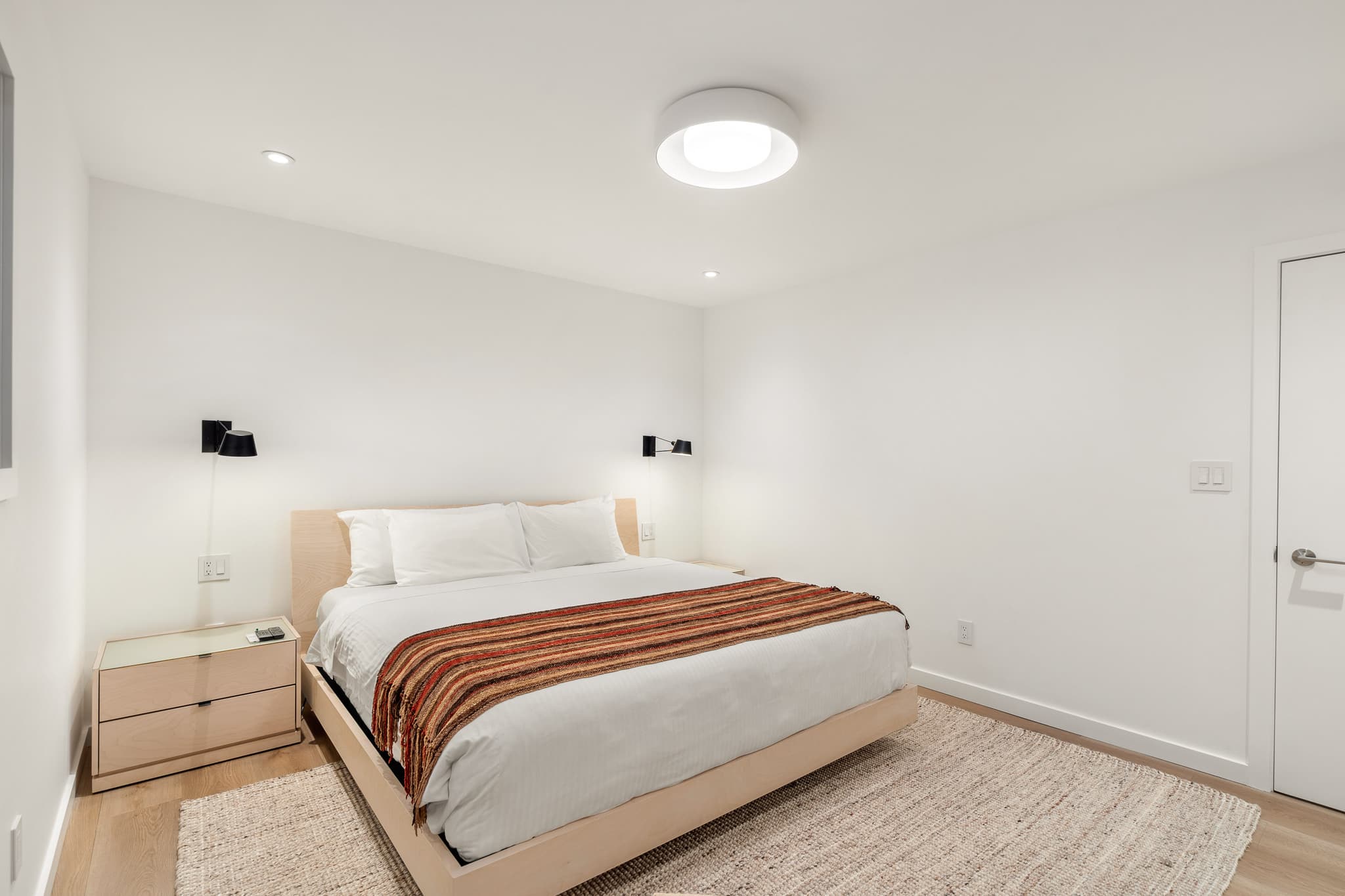 Raven's Nest interior 18