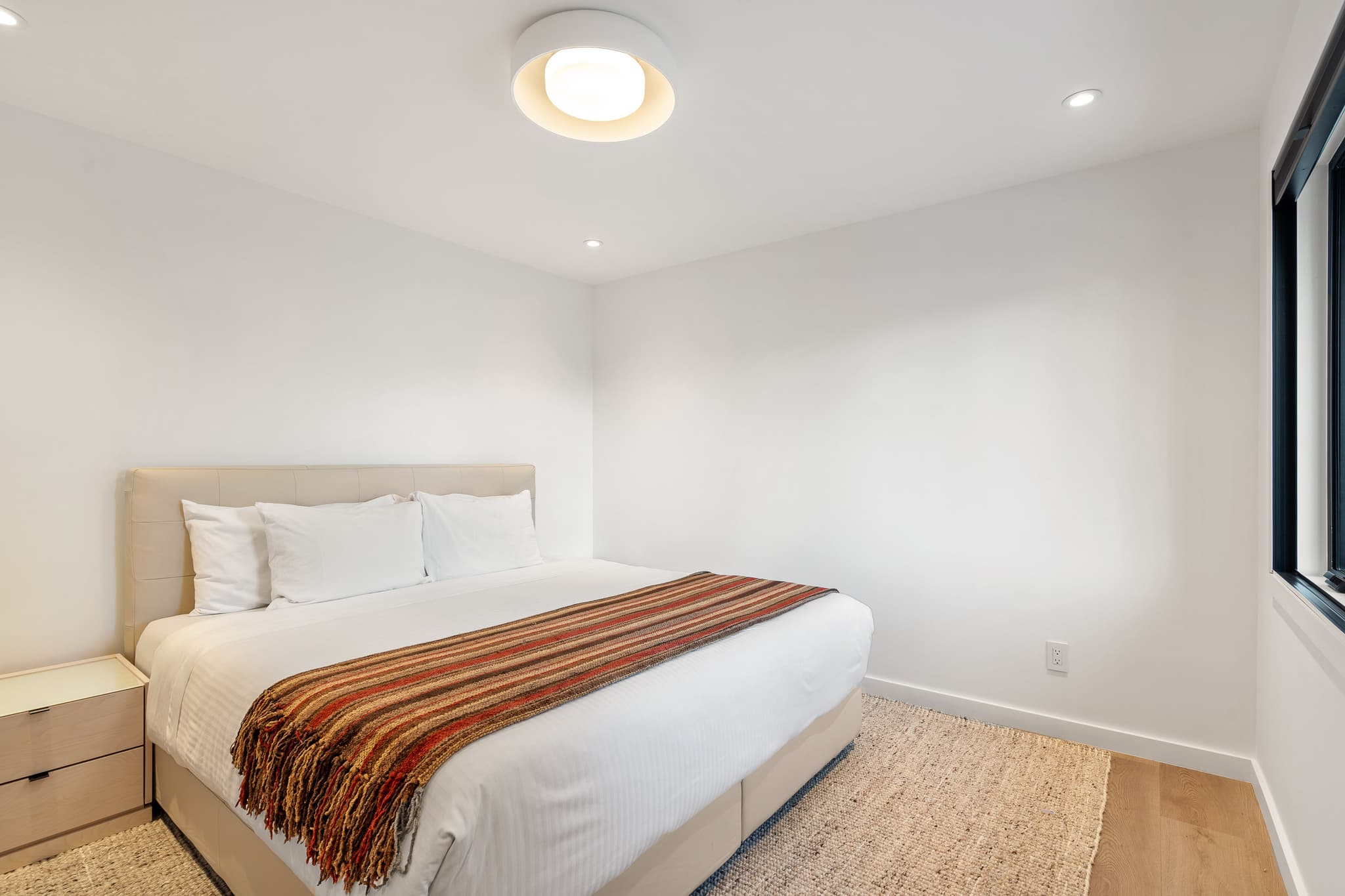 Raven's Nest interior 26