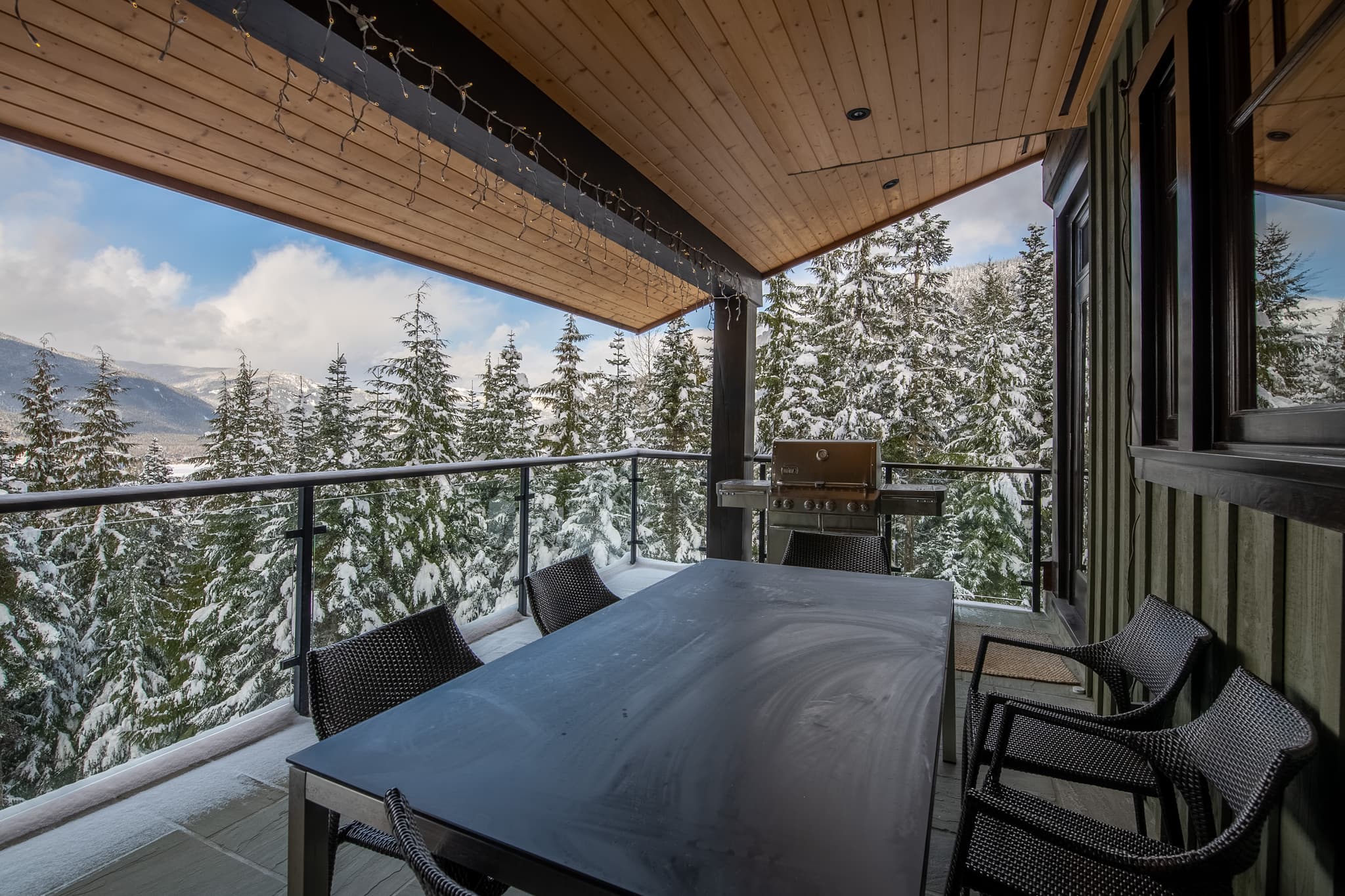 Slope Side Chalet interior 8