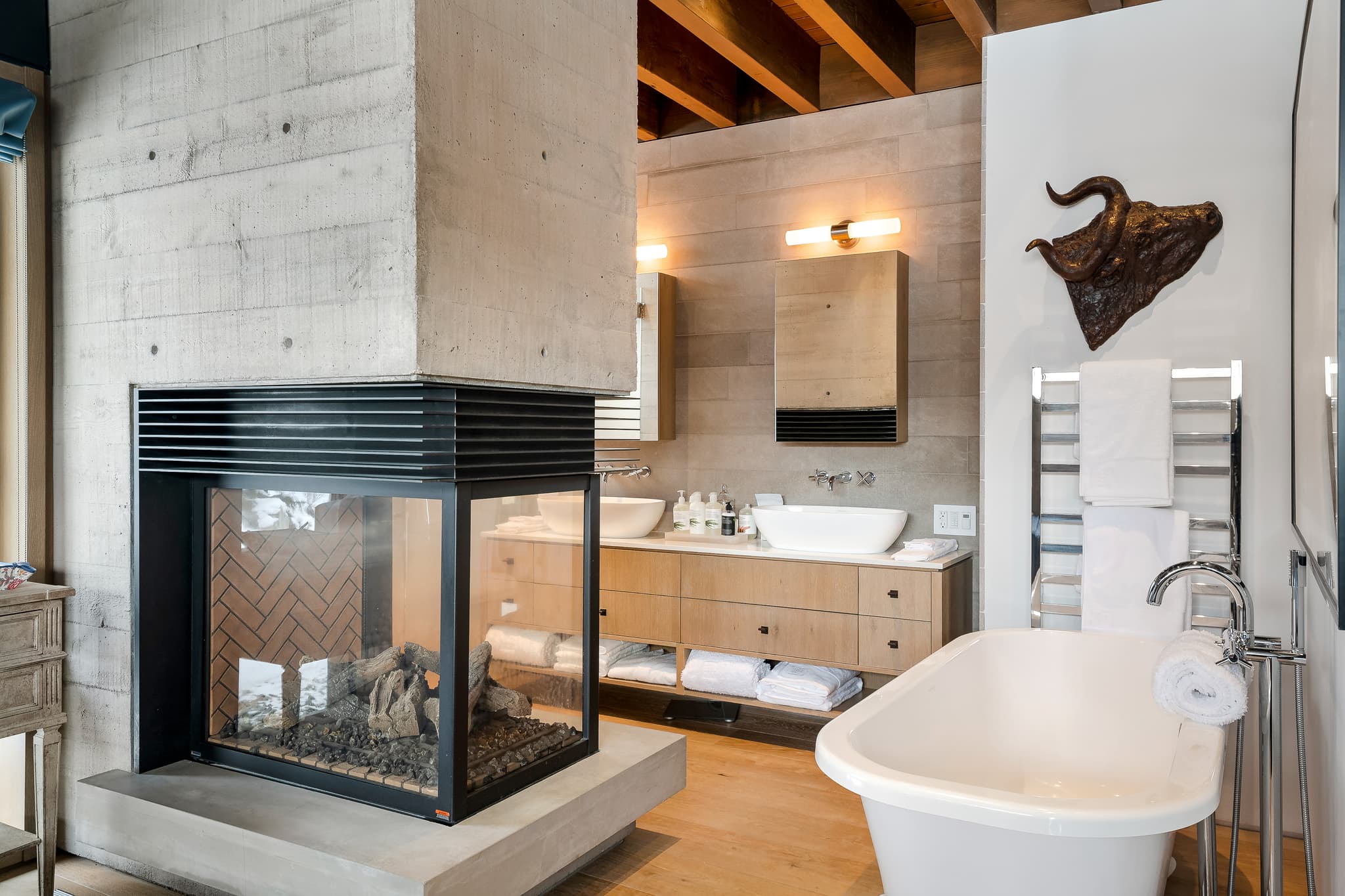 Two Cedars interior 15