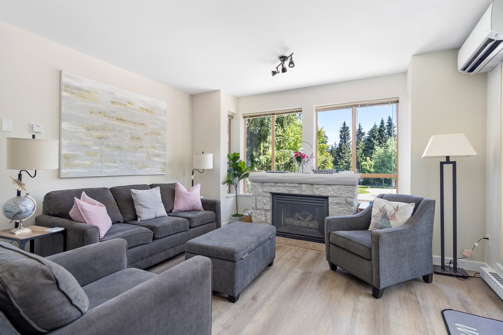Whistler Village Views | Luxury 2.5 Bedroom photo 4