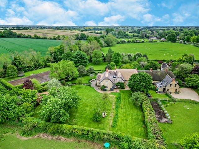 Cotswolds UK - Soho Farm House - Luxury Worldwide vacation rental with 8 bedrooms, accommodating up to 14 guests