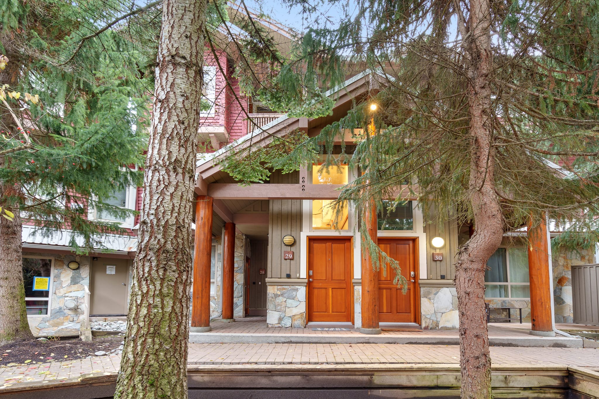 Northlands Walk to village/slopes | Luxury 4-bed - Luxury Worldwide vacation rental with 2 bedrooms, accommodating up to 6 guests