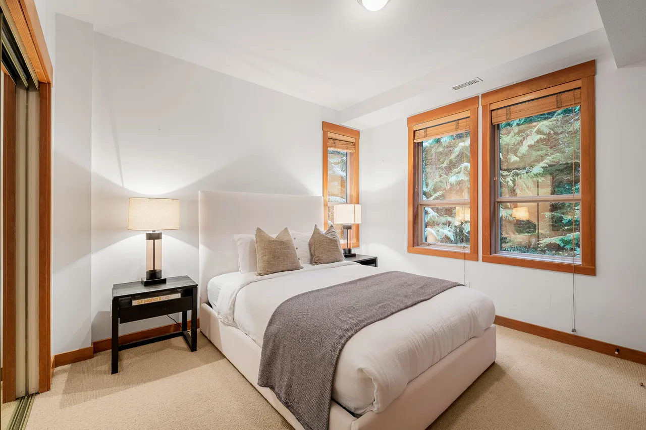 Luxe-Cozy 3-Bed Whistler Village - AceHost 3