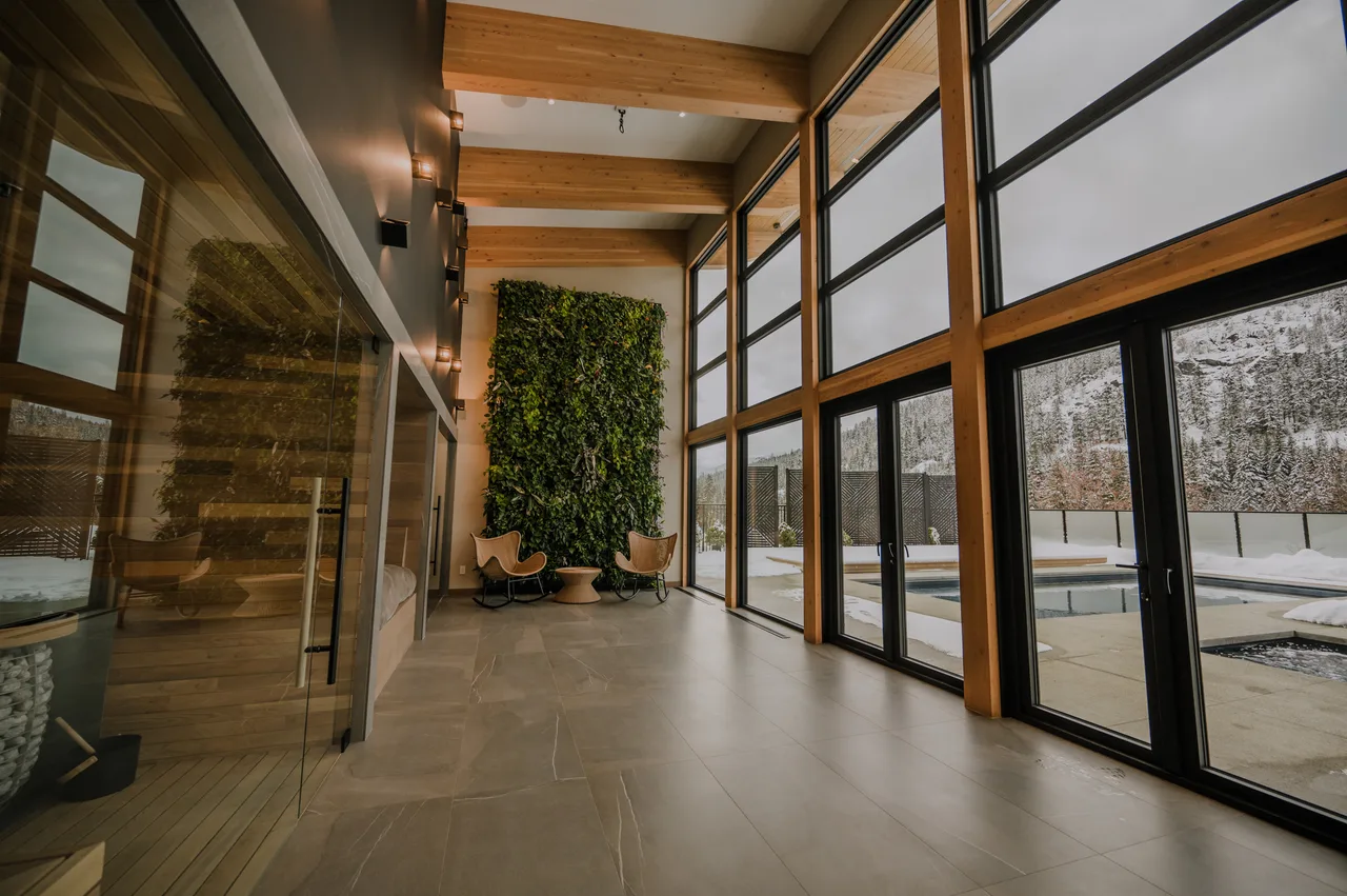 Wedge Mountain Lodge & Spa - AceHost 2