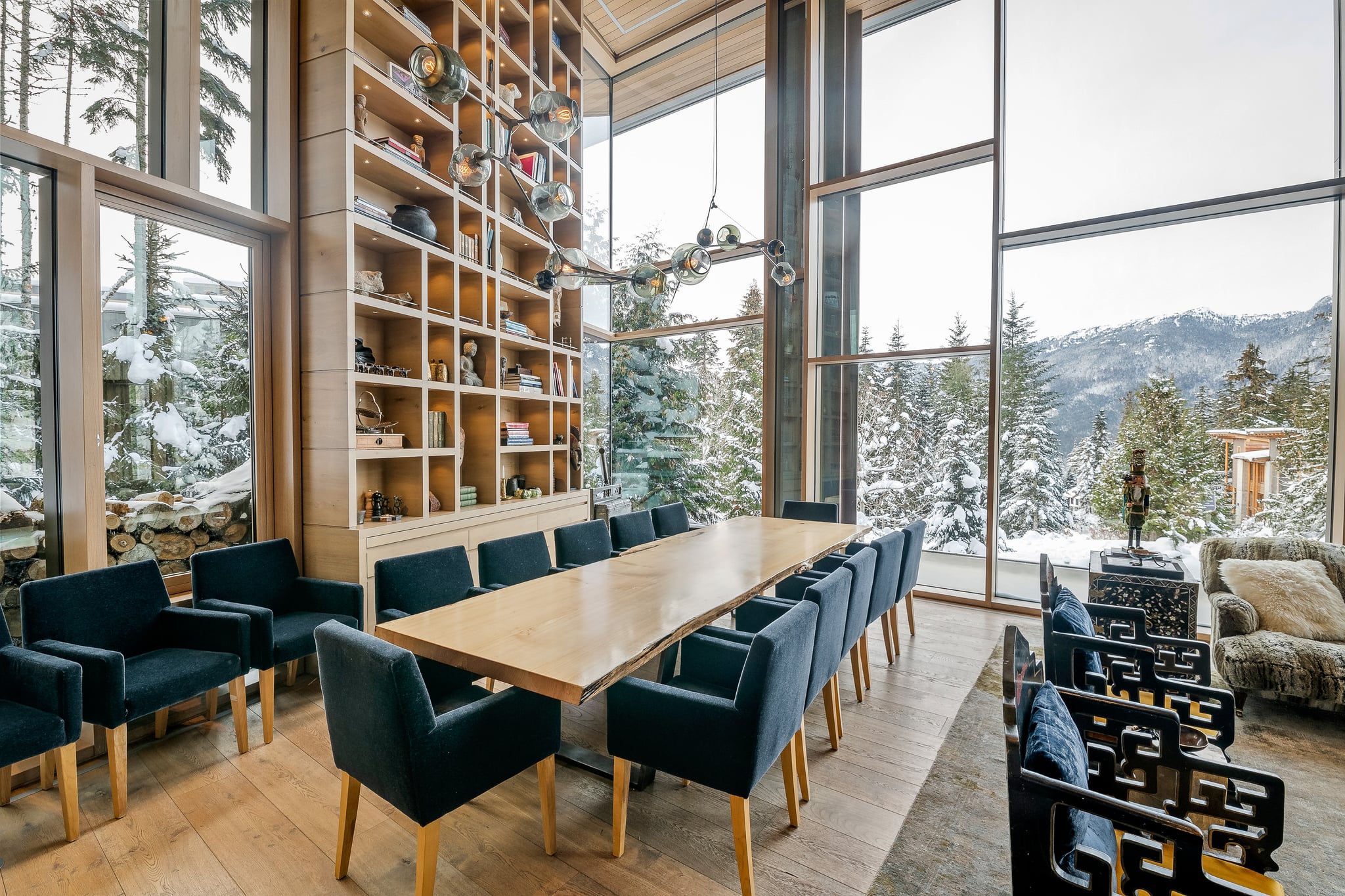 Two Cedars interior 3
