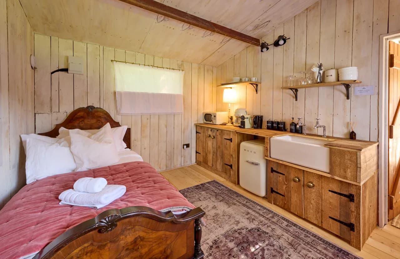 Bedroom 8 - Cotswolds Estate