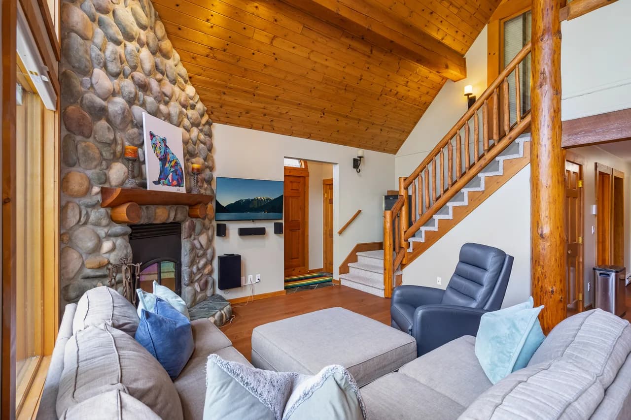 Dream Log Chalet 9