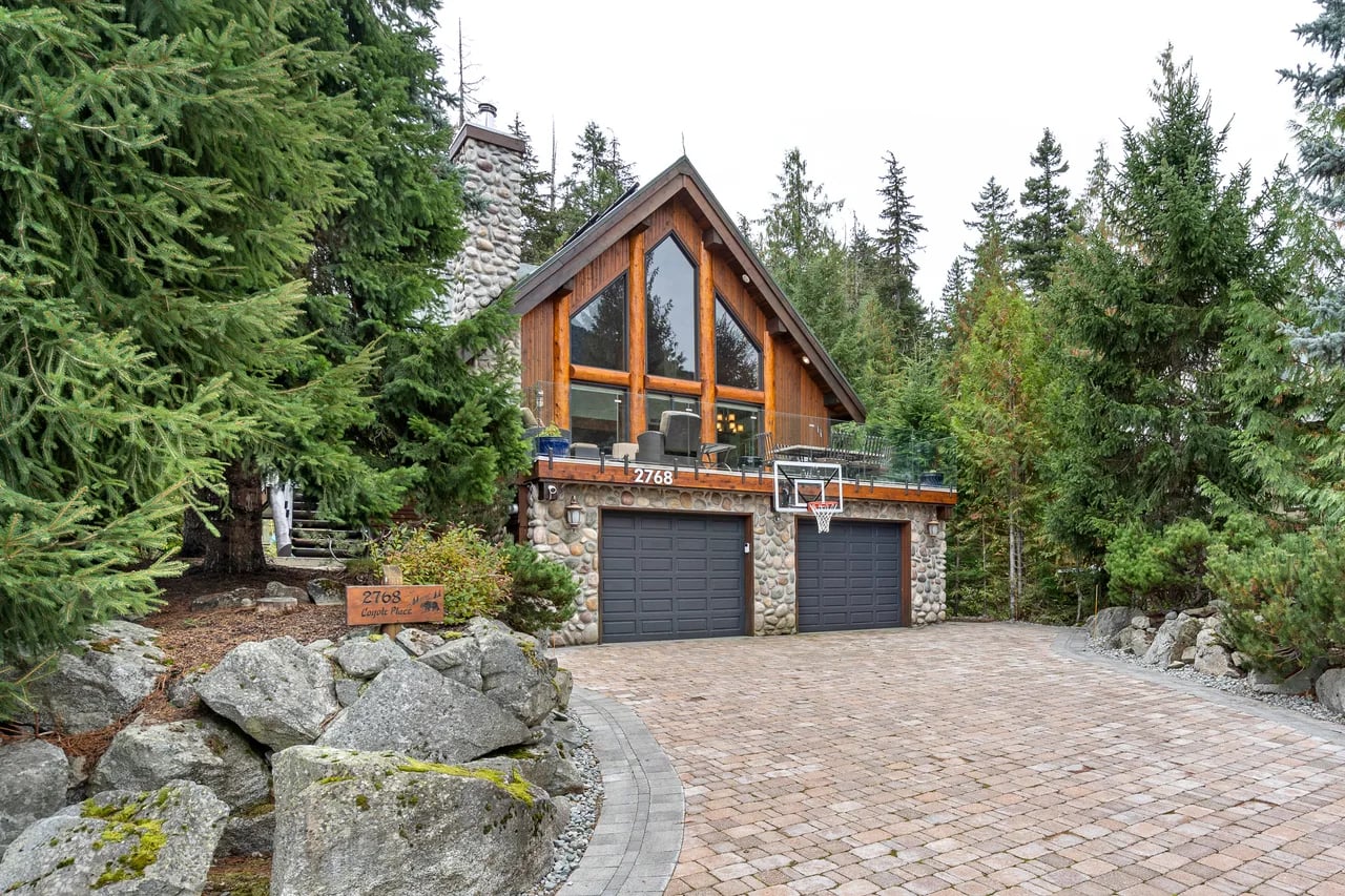 Dream Log Chalet 1