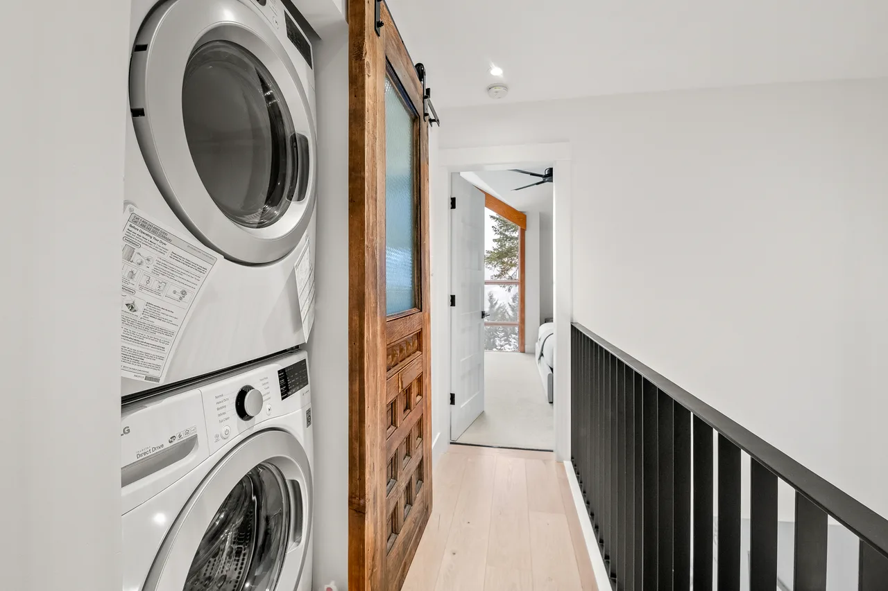 Luxe 5-BED Scandinave Retreat - Walk to Slopes 12