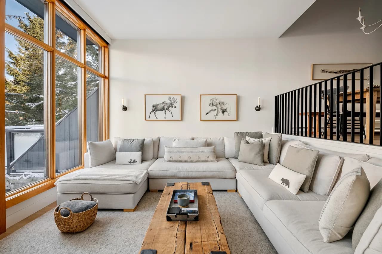 Luxe 5-BED Scandinave Retreat - Walk to Slopes 16