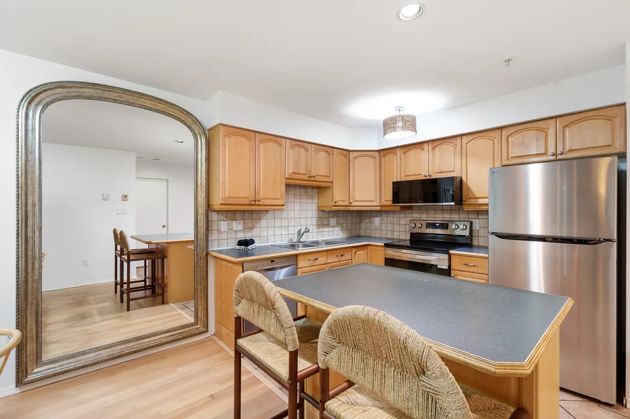 Luxury 6-Bedroom 9