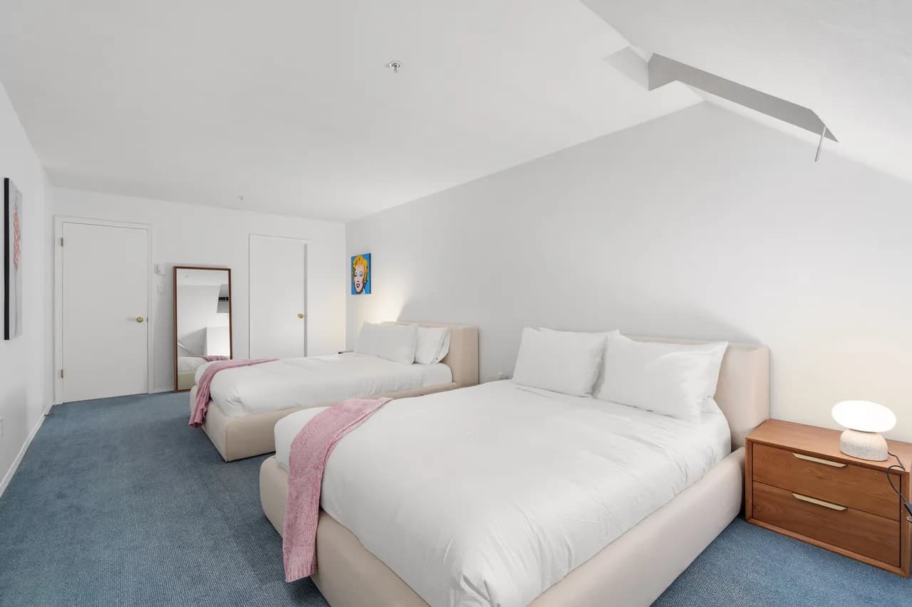 Luxury 6-Bedroom 19