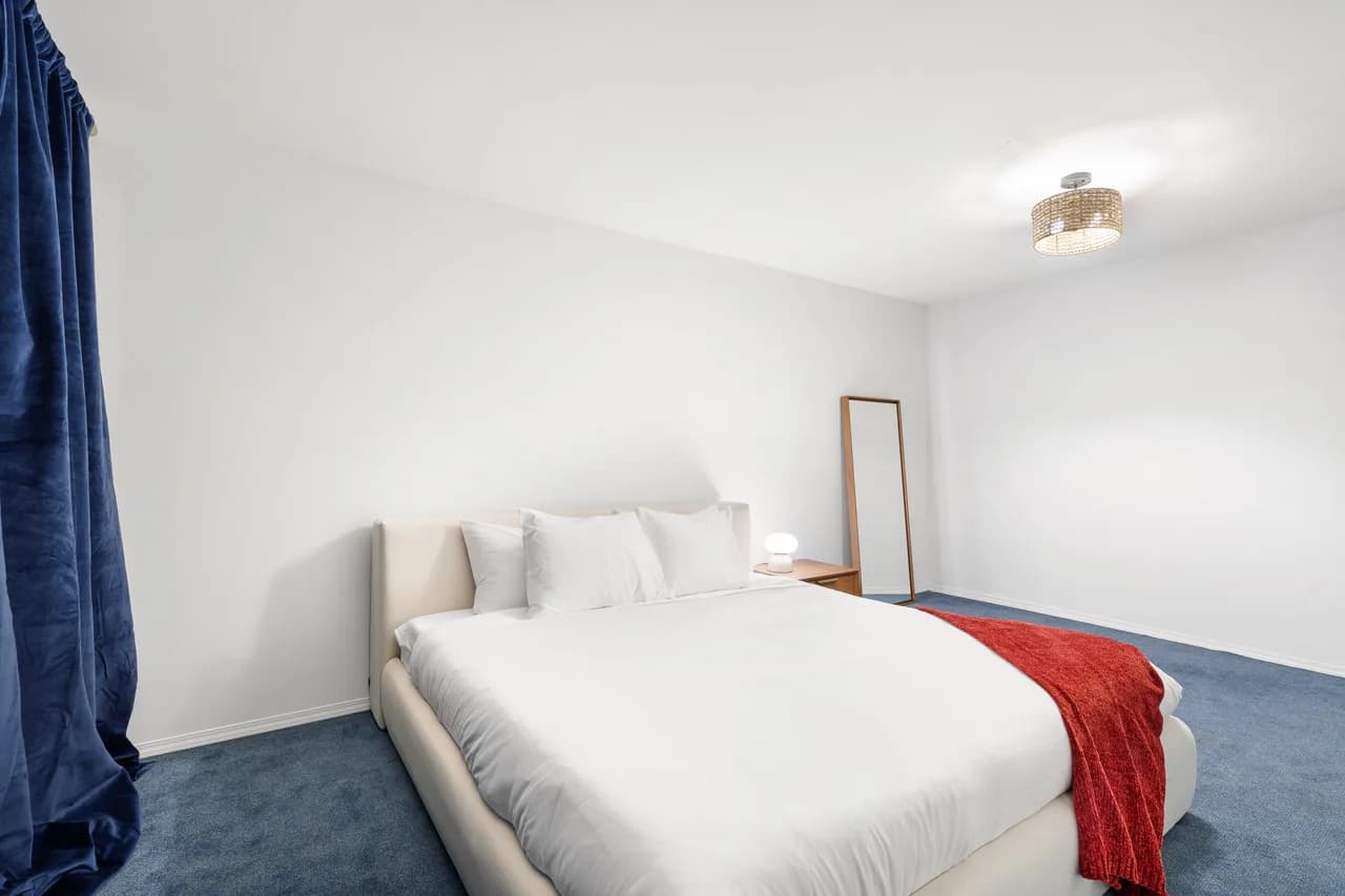 Luxury 6-Bedroom 26