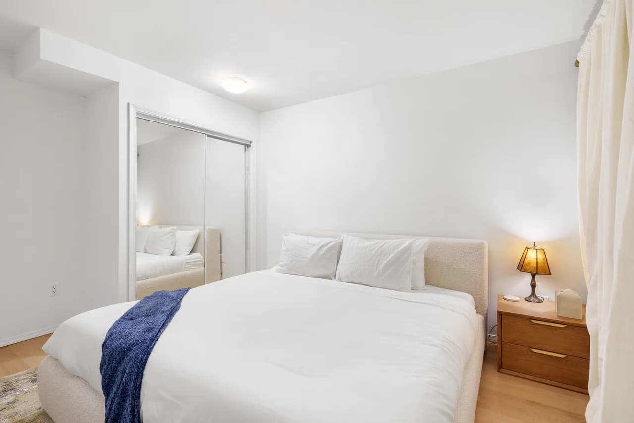Luxury 6-Bedroom photo 3