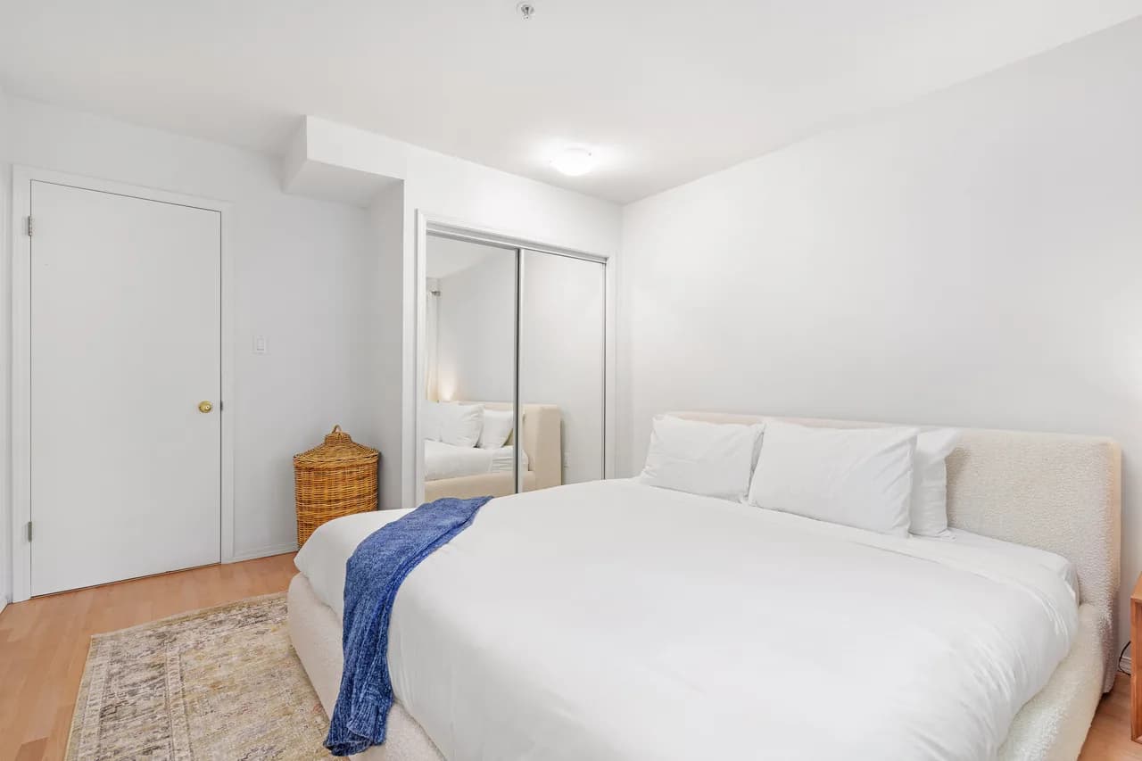 Luxury 6-Bedroom photo 4