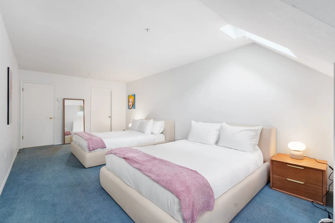Luxury 6-Bedroom - Whistler Village - Blueberry 13