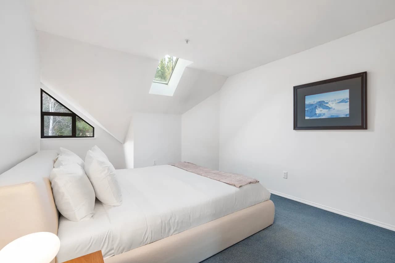 Luxury 6-Bedroom - Whistler Village - Blueberry 6