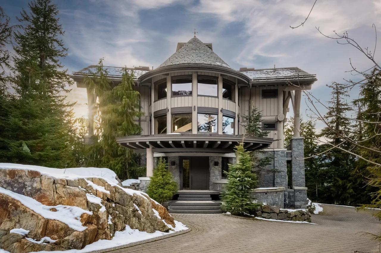 Panoramic Estate 1