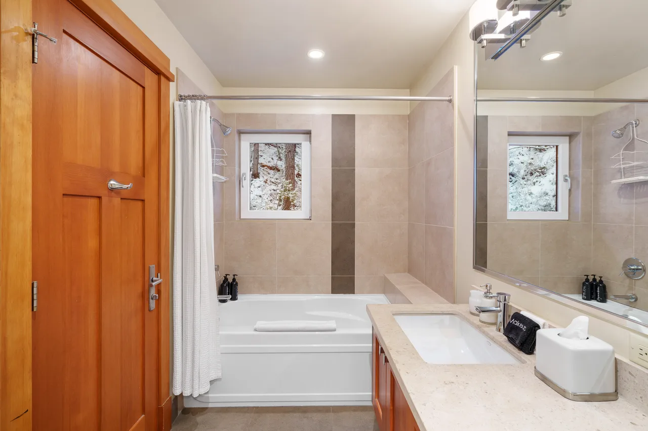 The Nest | Ski-In-Out | 5BR | Prime Spot | Hot Tub 8