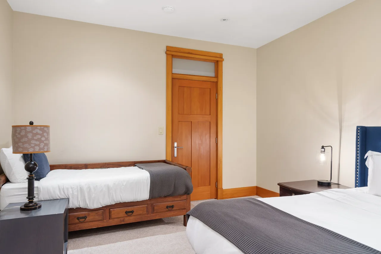 The Nest | Ski-In-Out | 5BR | Prime Spot | Hot Tub 3