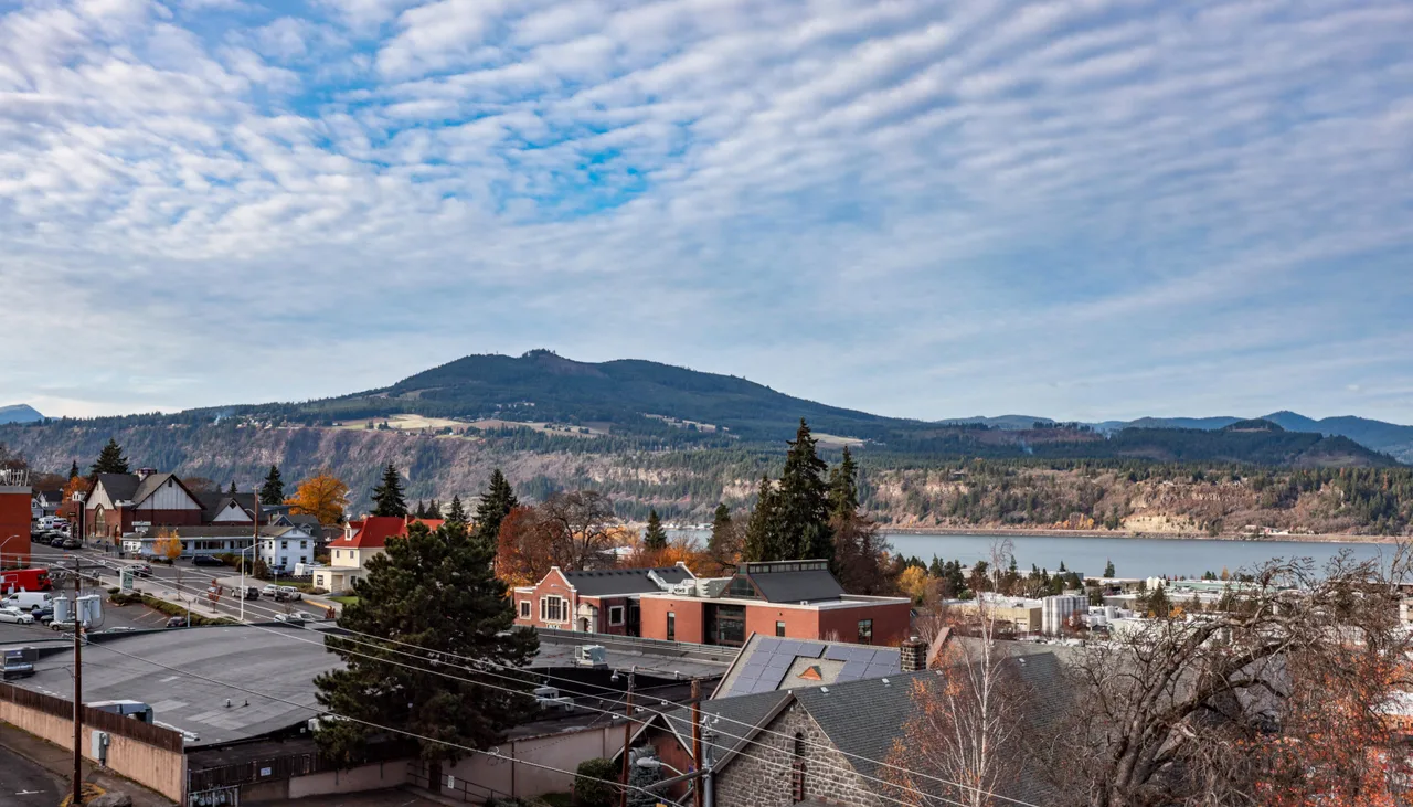 Hood River Luxury Home 3