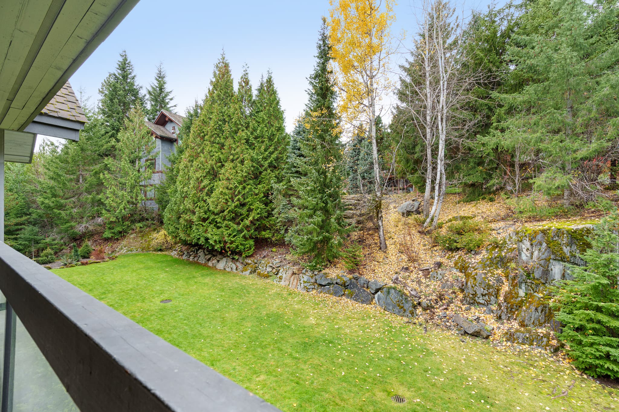 Luxury 6-Bedroom Blueberry interior 4