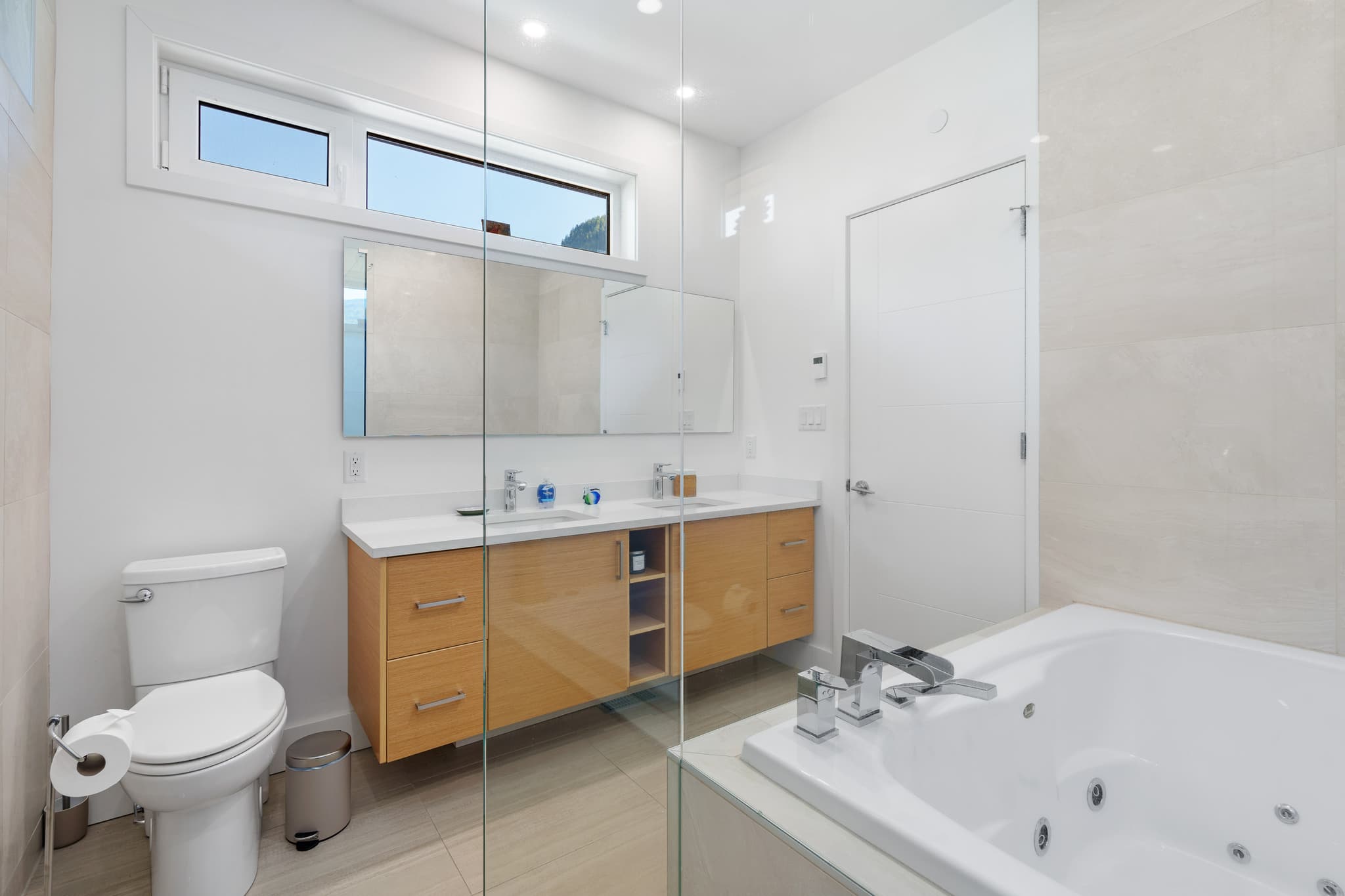 Squamish Retreat interior 34