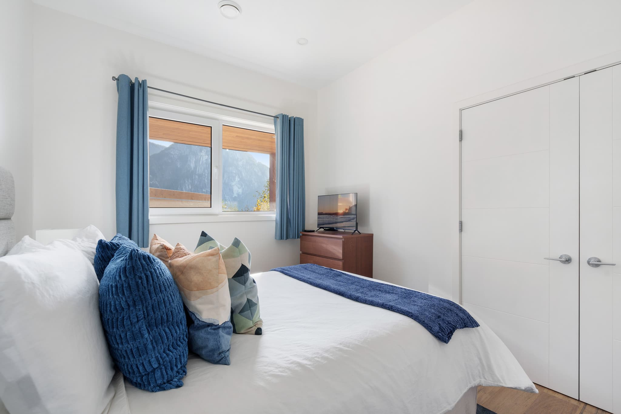 Squamish Retreat interior 45